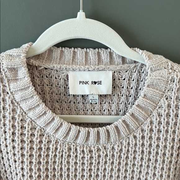 PINK Rose Textured Knit Sweater Size large - Picture 2 of 5